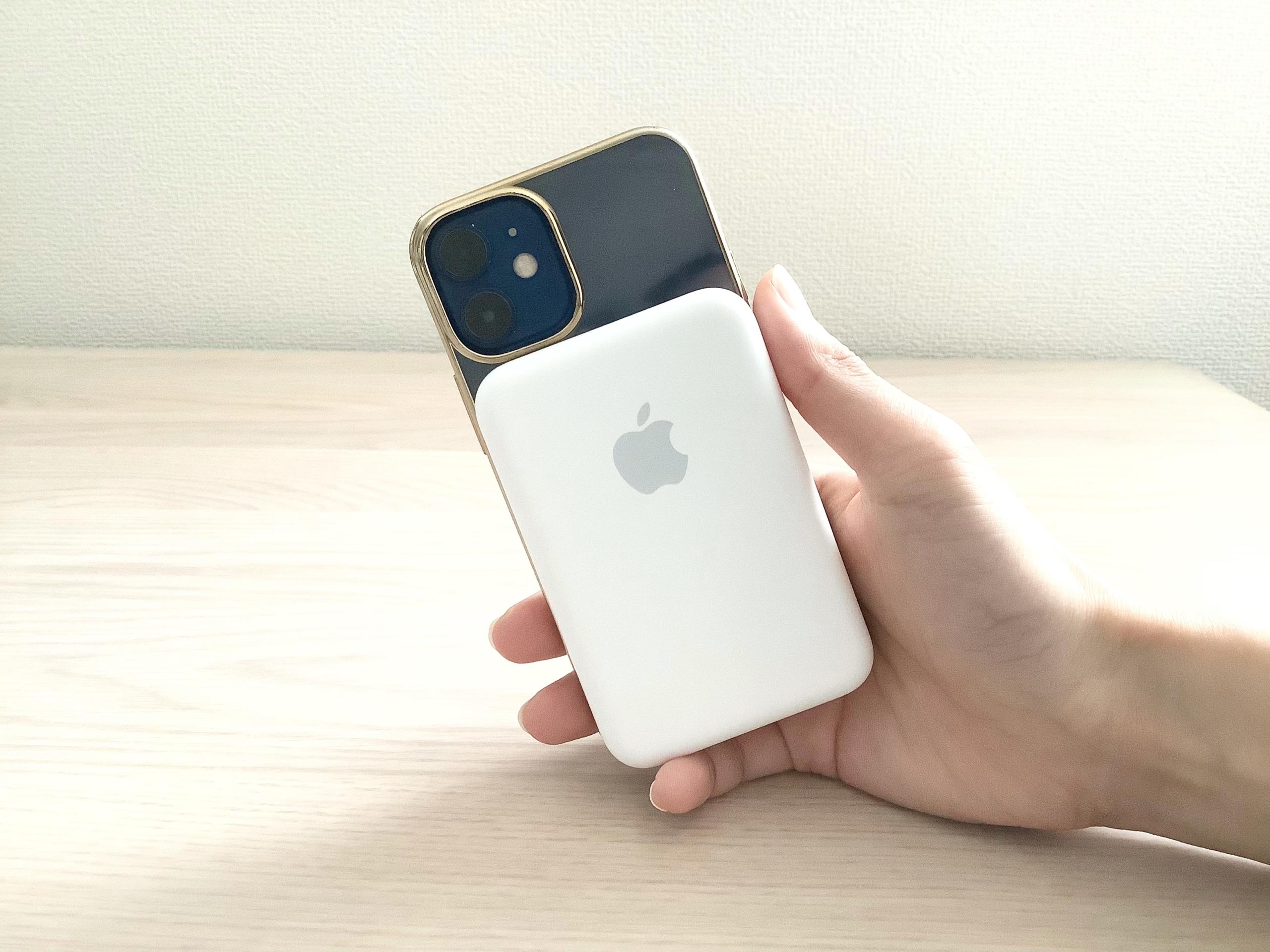 iPhone 12 mini 64GB MagSafeバッテリー&ケース付 LooCo Official Shop / [ Mag+ BATTERY-SHELL ] iPhone 12 mini